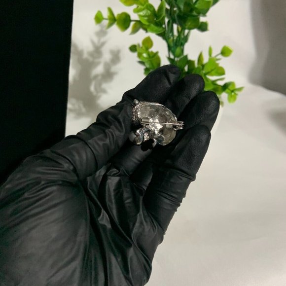 Elegant Panda Rhinestone Brooch - Sparkling Crystal Pin for Clothes - Picture 5 of 5